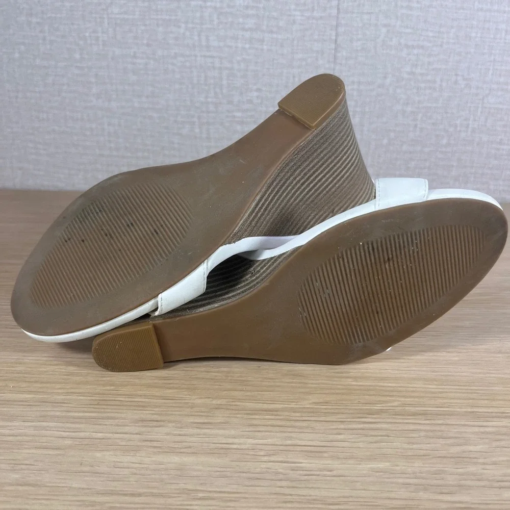 Madden Girl Willow-S White Ankle Strap Wedge Sandals WILL03J1 Size 10M